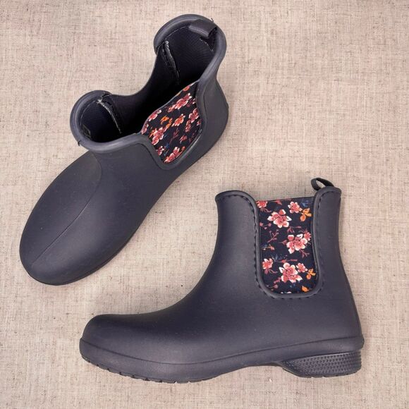 Crocs Freesail Chelsea Boots Navy‎ Blue Floral Pull On Rain Boot Women’s 7 - Picture 1 of 11